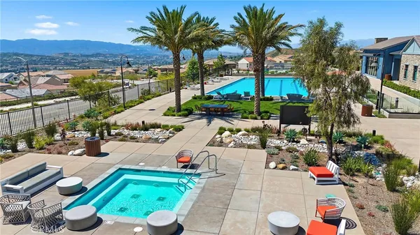 $989,999 | 18106 Meridian Lane, Saugus, CA 91350
