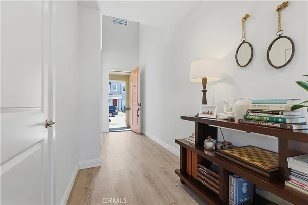 $989,999 | 18106 Meridian Lane, Saugus, CA 91350