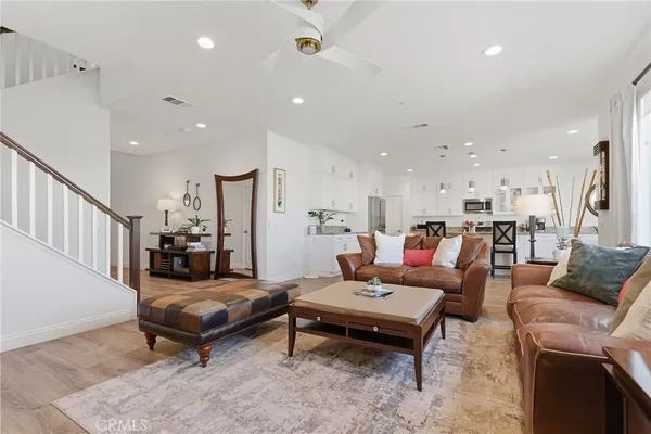 $989,999 | 18106 Meridian Lane, Saugus, CA 91350