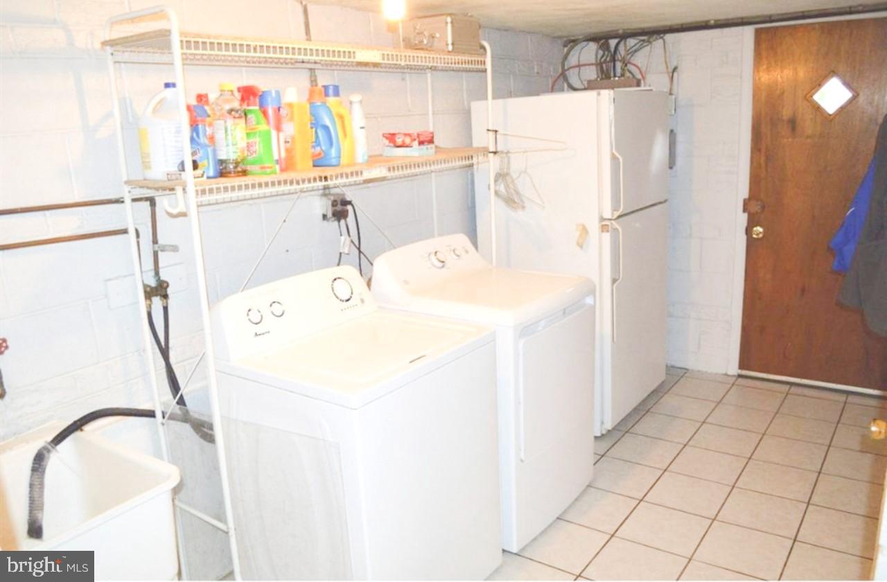 409 Cambridge Road Brookhaven, PA 19015 - Photo 14 of 31 Laundry