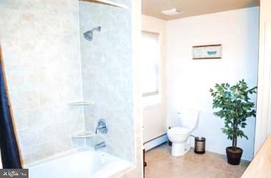 409 Cambridge Road Brookhaven, PA 19015 - Photo 20 of 31 Primary bath