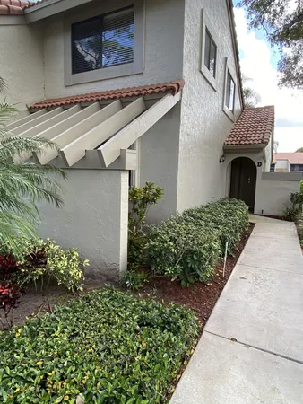 $2,950 | 5621 Coach House Circle, Unit D, Boca Raton, FL 33486