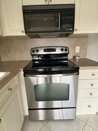 $2,950 | 5621 Coach House Circle, Unit D, Boca Raton, FL 33486