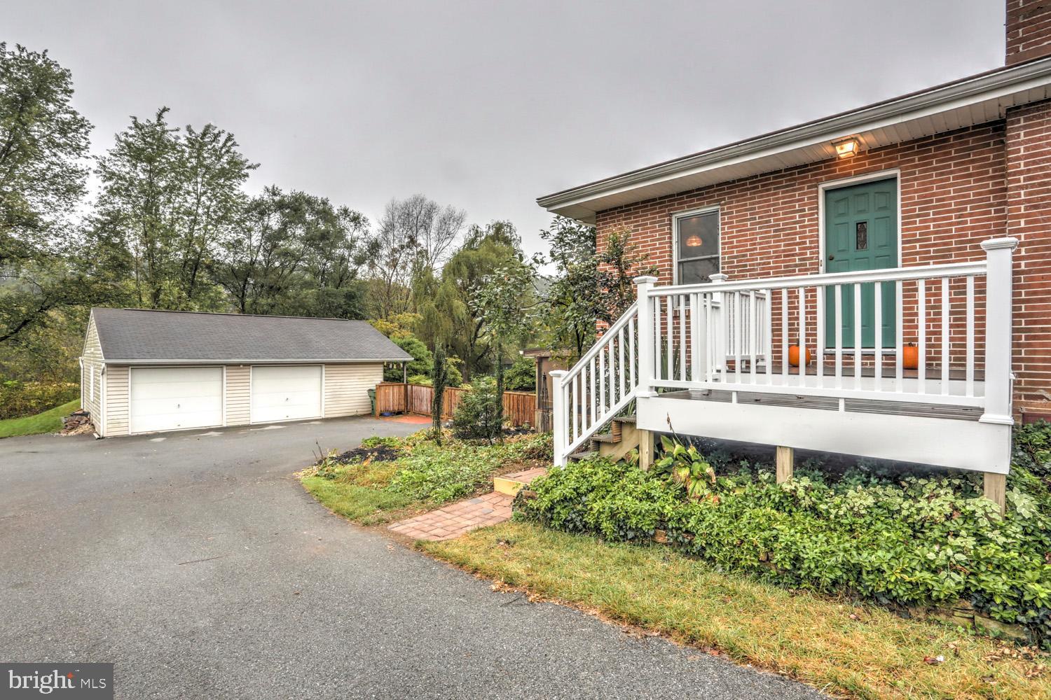 401 Pleasant View Road Hummelstown, PA 17036 - Photo 6 of 64 Gallery Image 6