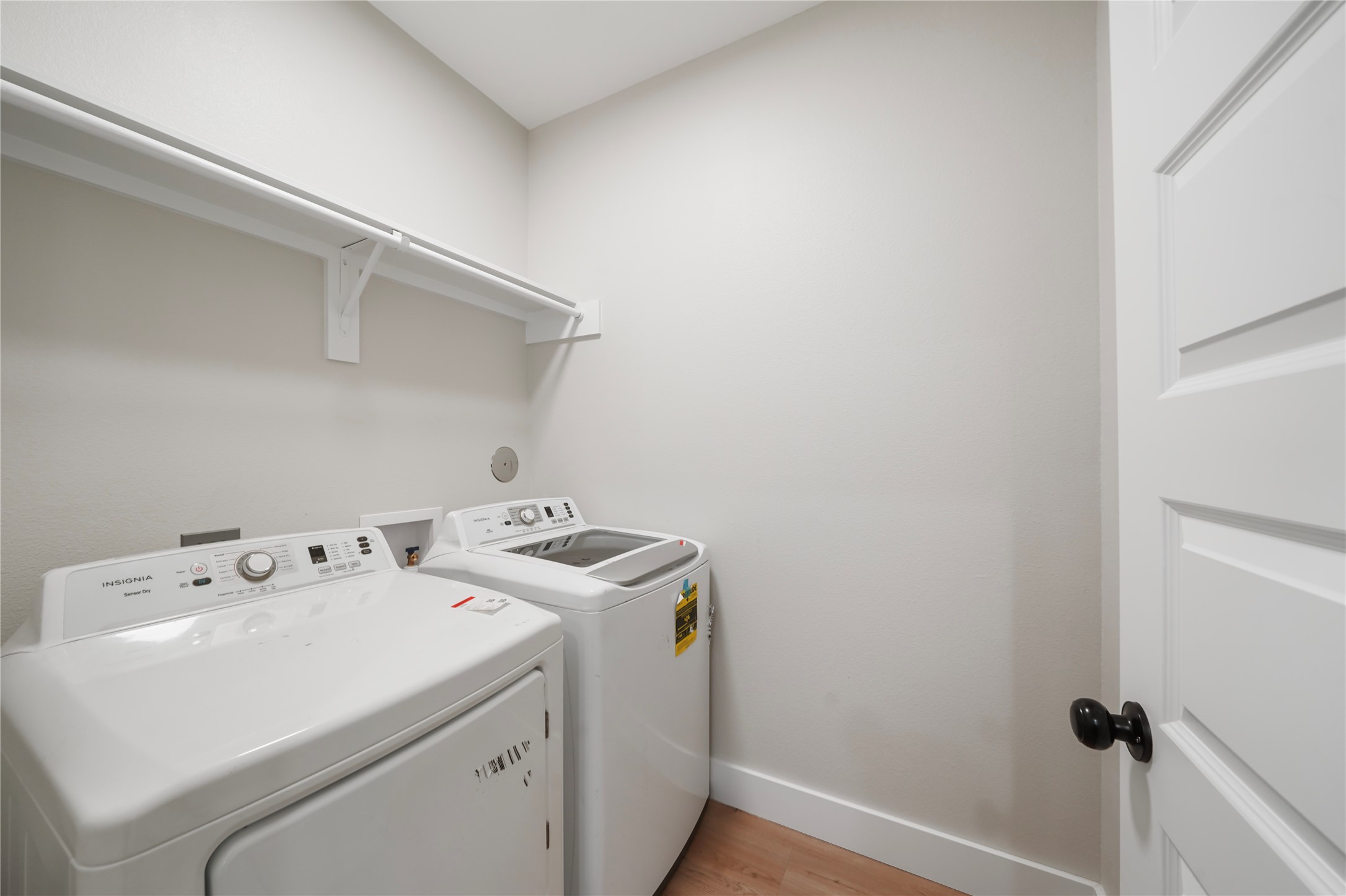 402 East 37th Street, Unit A Houston, TX 77018 - Photo 10 of 10 a utility room with dryer and washer