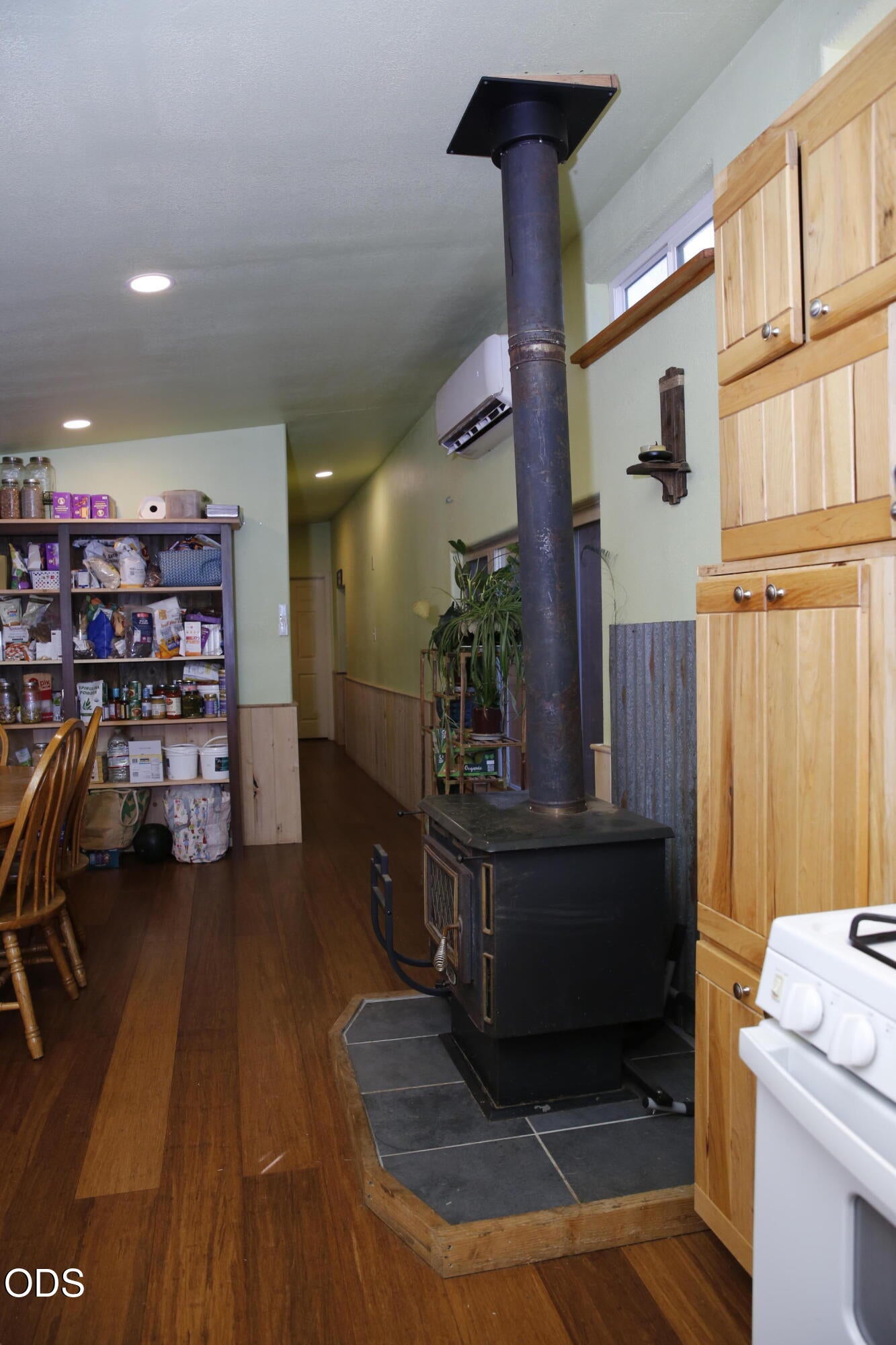 705 Lone Mountain Road O'Brien, OR 97534 - Photo 8 of 44 Gallery Image 8