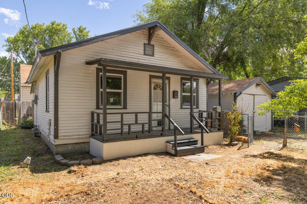 427 Martin Street Klamath Falls, OR 97601 - Photo 4 of 22