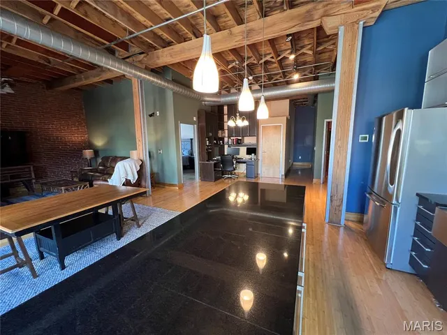 $225,000 | 1004 Spruce Street, Unit 613, St. Louis, MO 63102