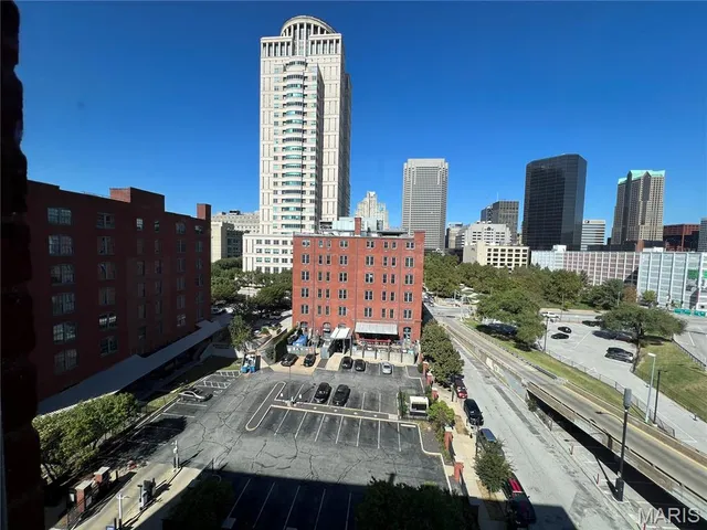 $225,000 | 1004 Spruce Street, Unit 613, St. Louis, MO 63102