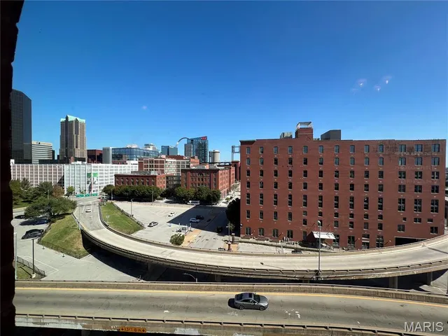 $225,000 | 1004 Spruce Street, Unit 613, St. Louis, MO 63102