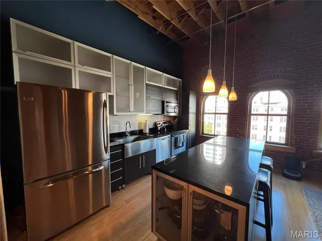 $225,000 | 1004 Spruce Street, Unit 613, St. Louis, MO 63102
