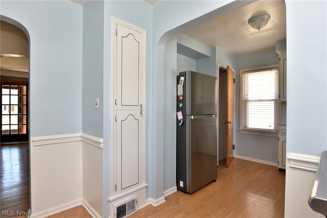 5673 Shawnee Road Cleveland, OH 44124 - Photo 8 of 26
