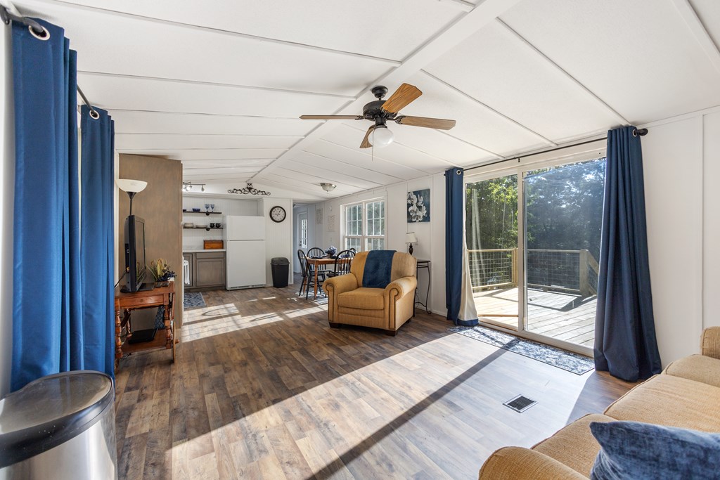 642 Holloway Cove Road Chappells, SC 29037 - Photo 6 of 28 Gallery Image 6