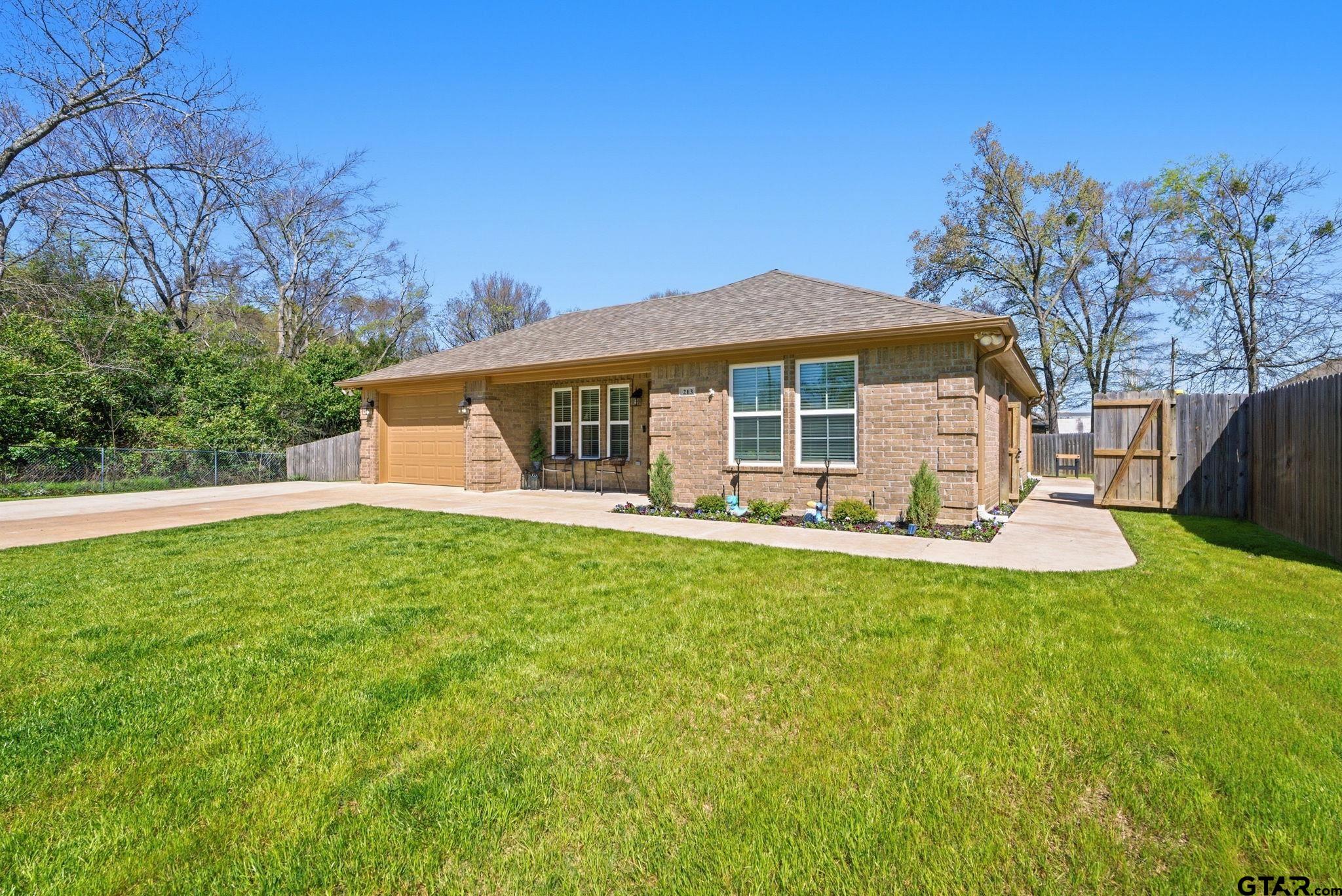 213 Freeman Street Lindale, TX 75771 - Photo 2 of 21