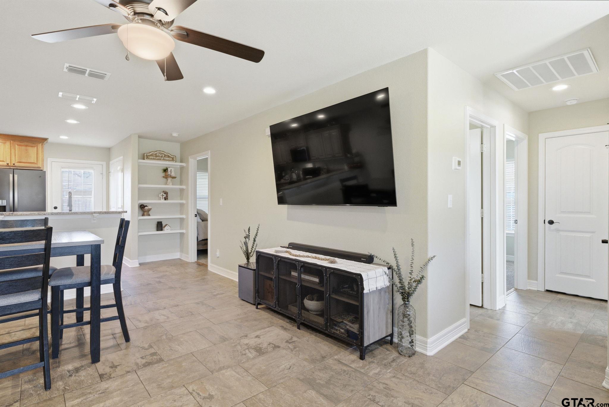 213 Freeman Street Lindale, TX 75771 - Photo 4 of 21