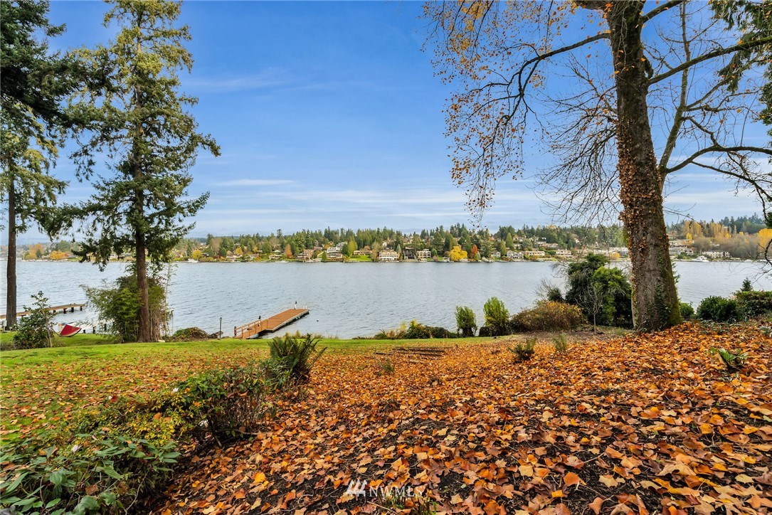 38-xx Hunts Point Road Bellevue, WA 98004 - Photo 5 of 10