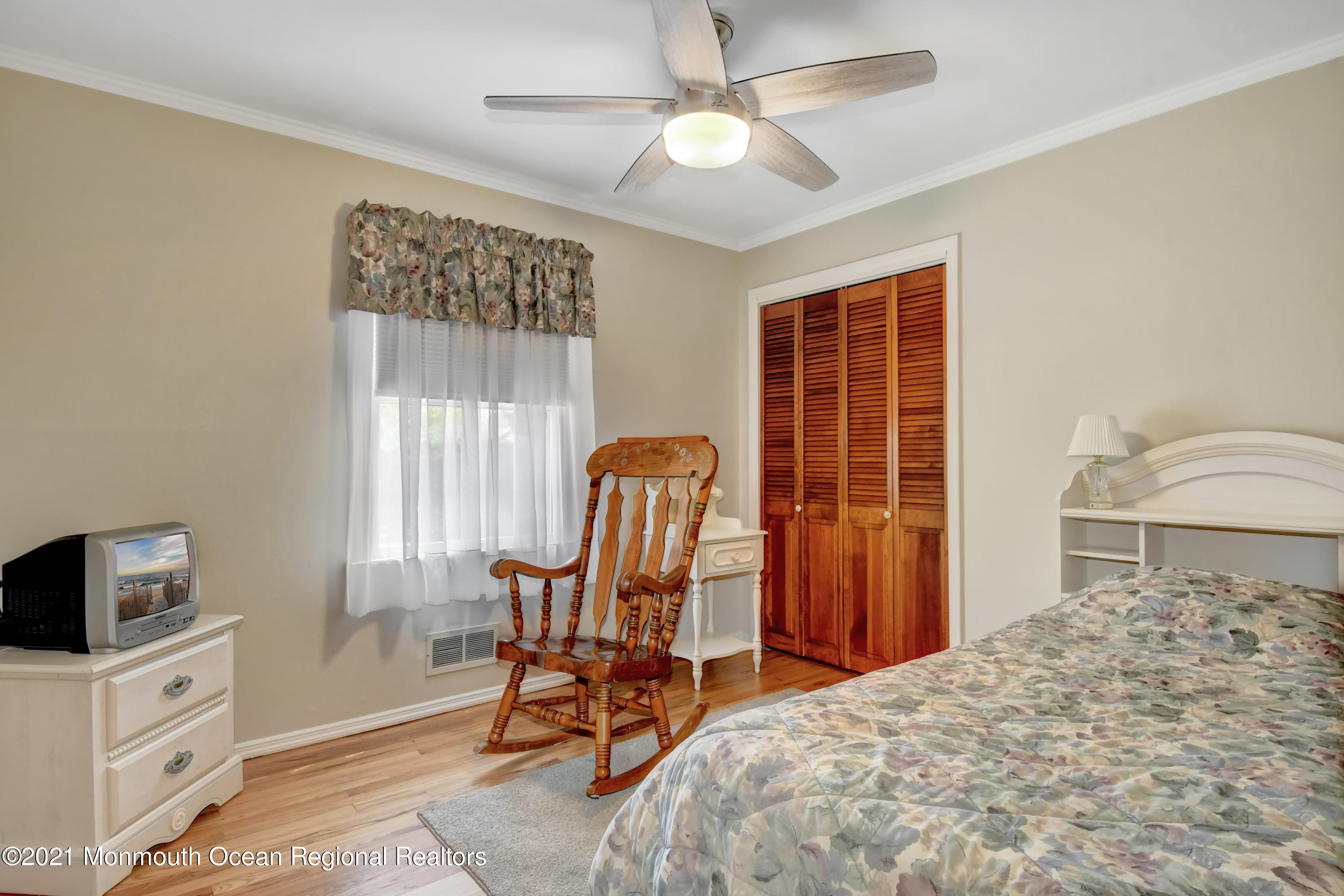 18 Old Manor Road Holmdel, NJ 07733 - Photo 14 of 25 15-Bedroom 3