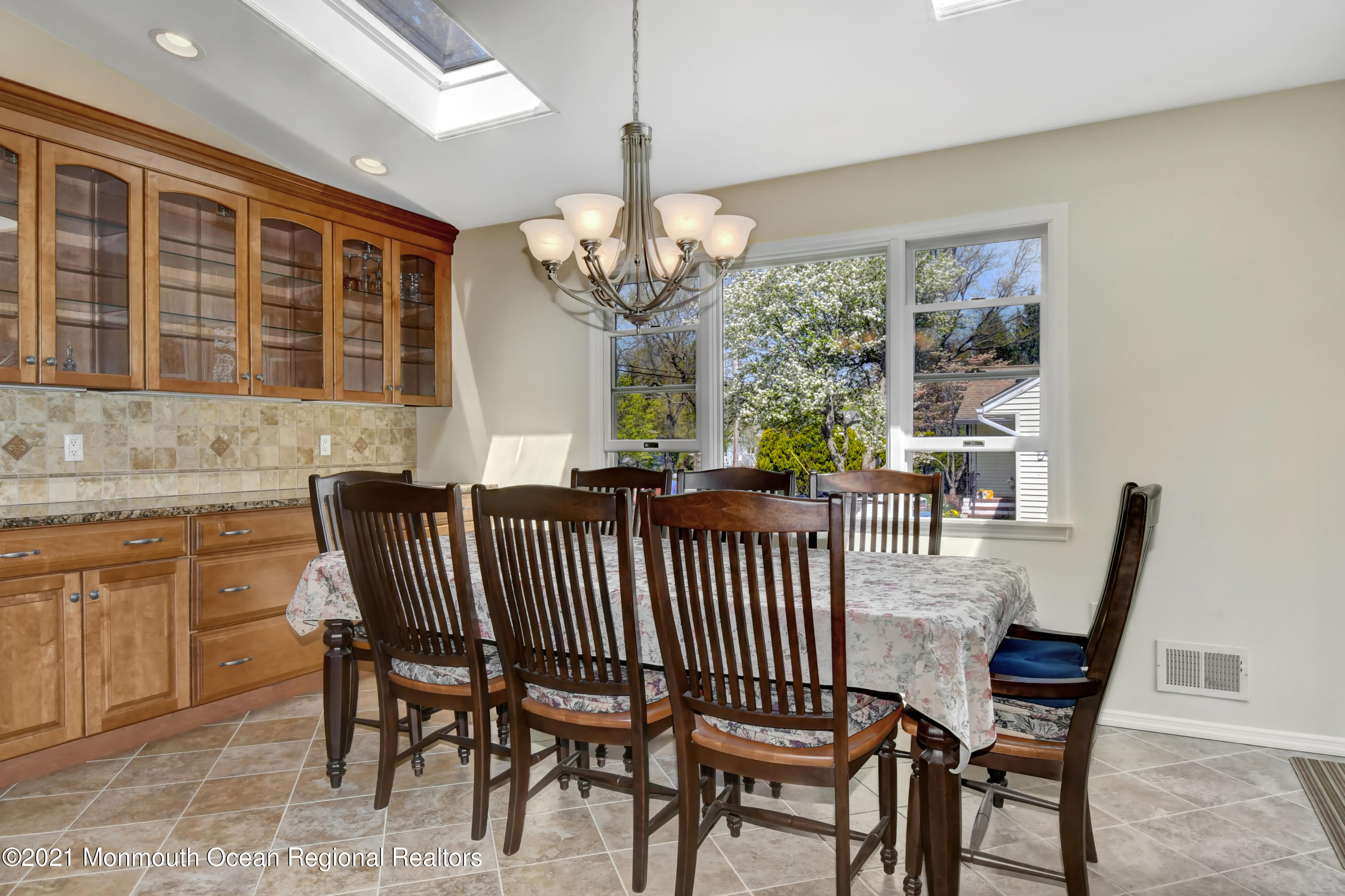 18 Old Manor Road Holmdel, NJ 07733 - Photo 8 of 25 11-Dining Area