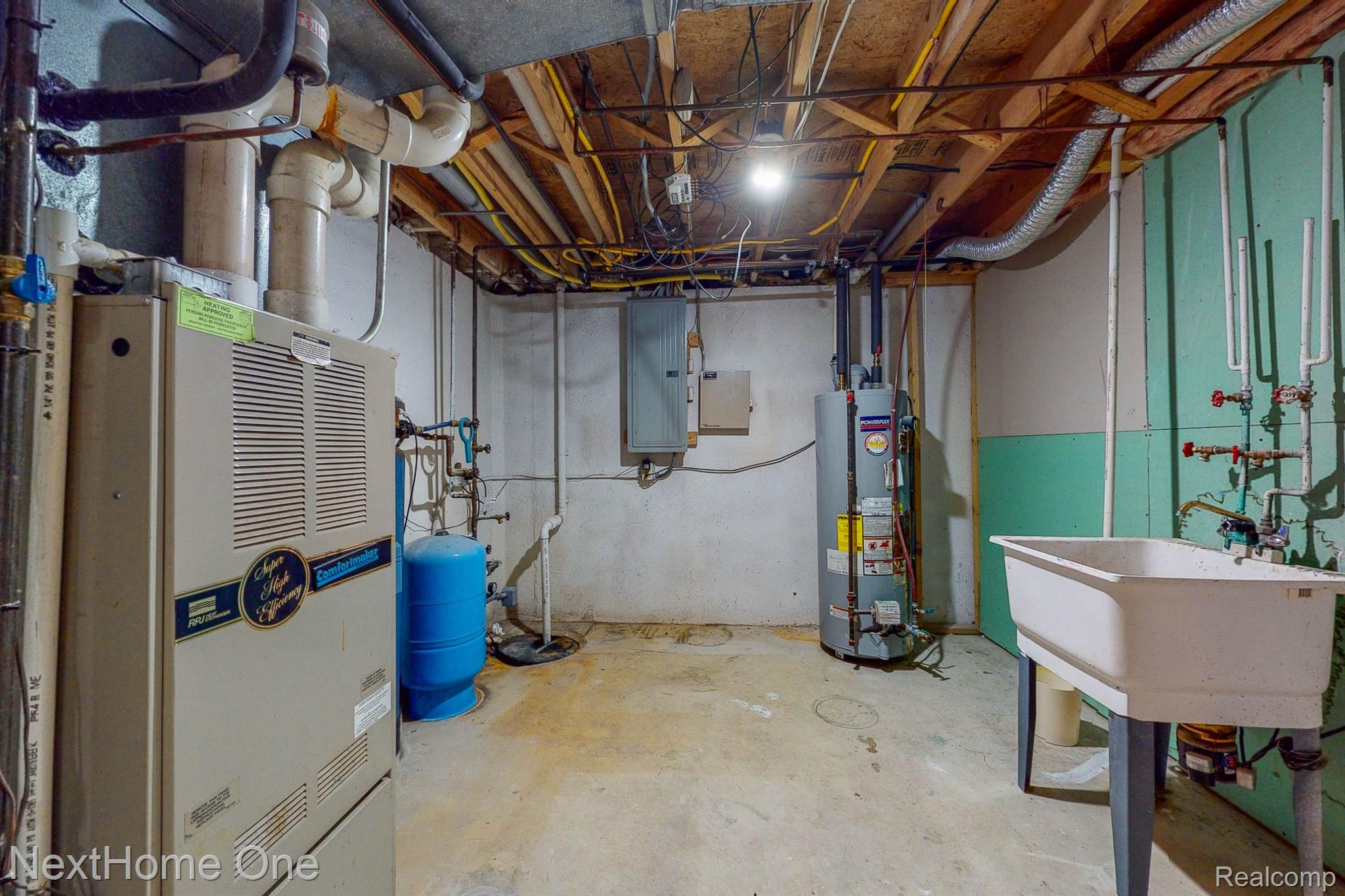 4619 Culver Road Brighton, MI 48114 - Photo 26 of 33 mechanicals & utility tub