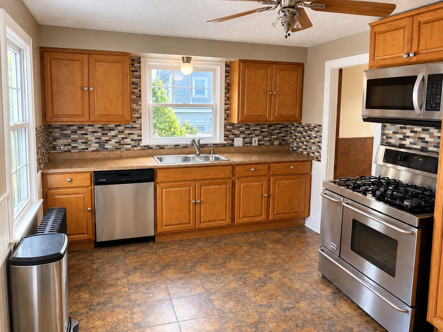 142 Morton Street West Springfield, MA 01089 - Photo 2 of 16 Gallery Image 2