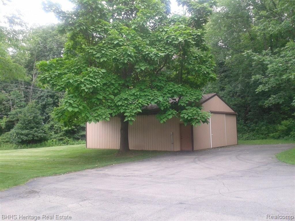 5916 Mason Road Fowlerville, MI 48836 - Photo 6 of 25 Mason Rd. pole barn