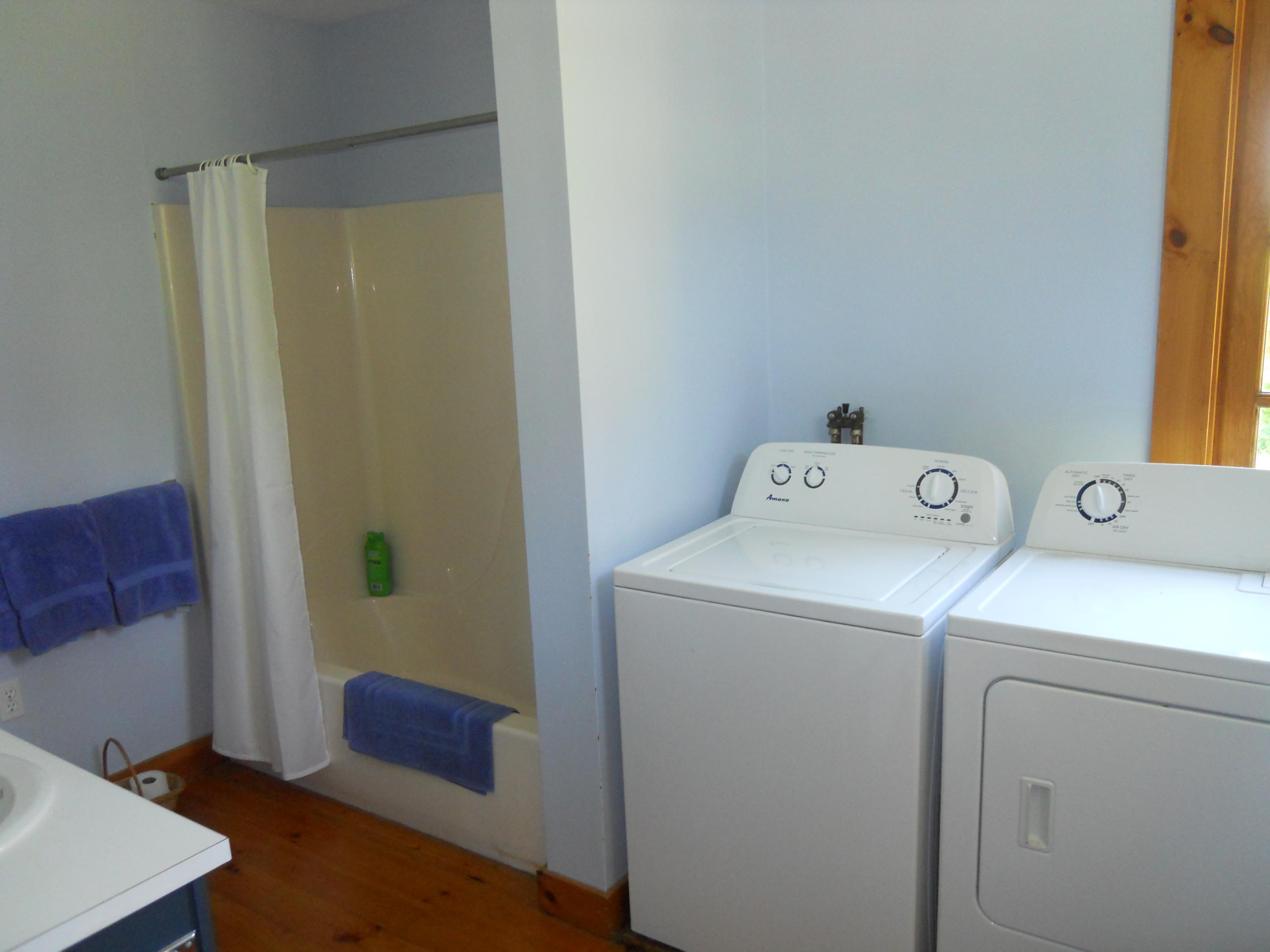 1537 Meadow Pond Road Islesboro, ME 04848 - Photo 23 of 38 Laundry:BathDSCN0424