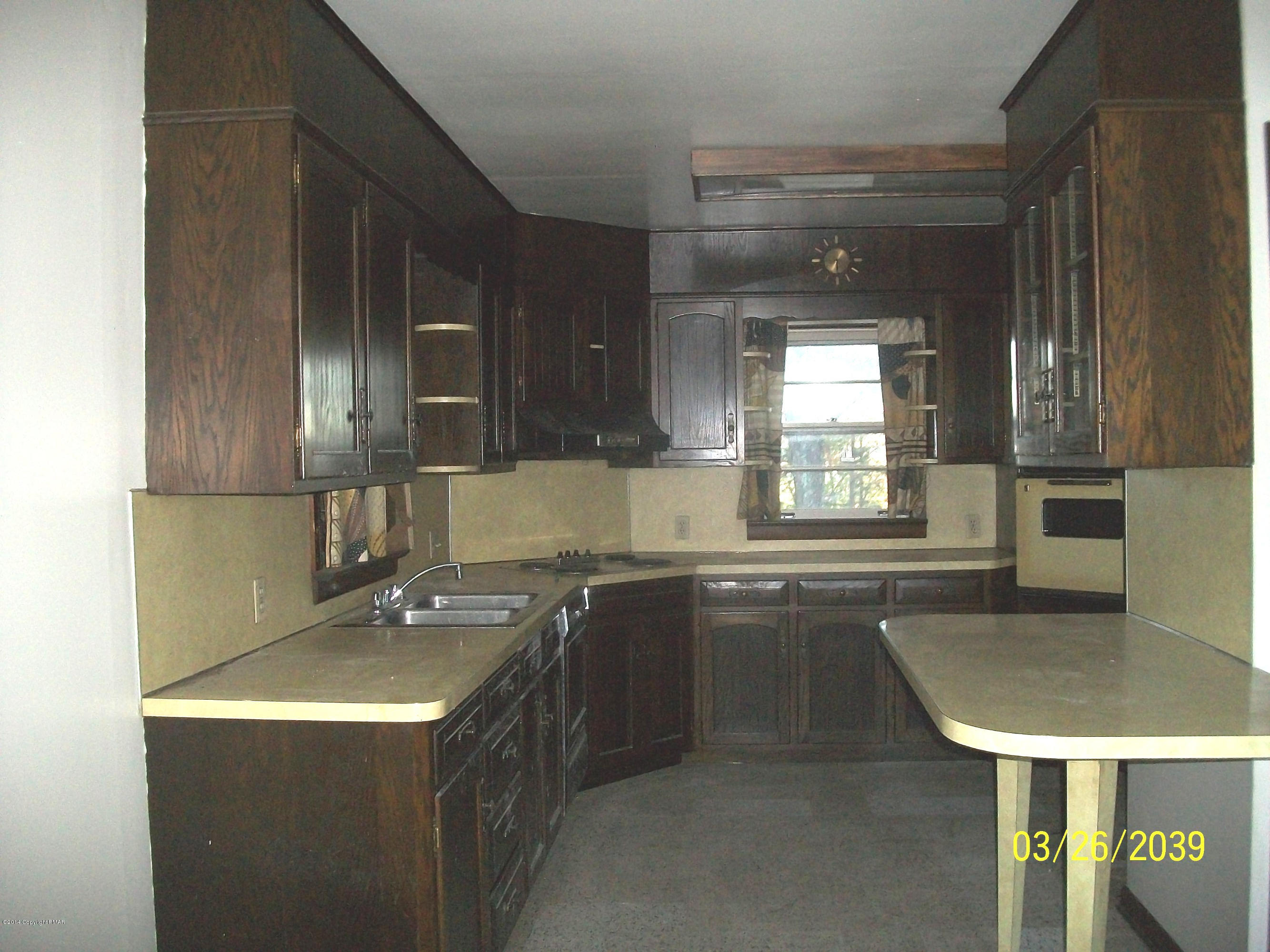 8235 Interchange Road Lehighton, PA 18235 - Photo 2 of 10 kitchen