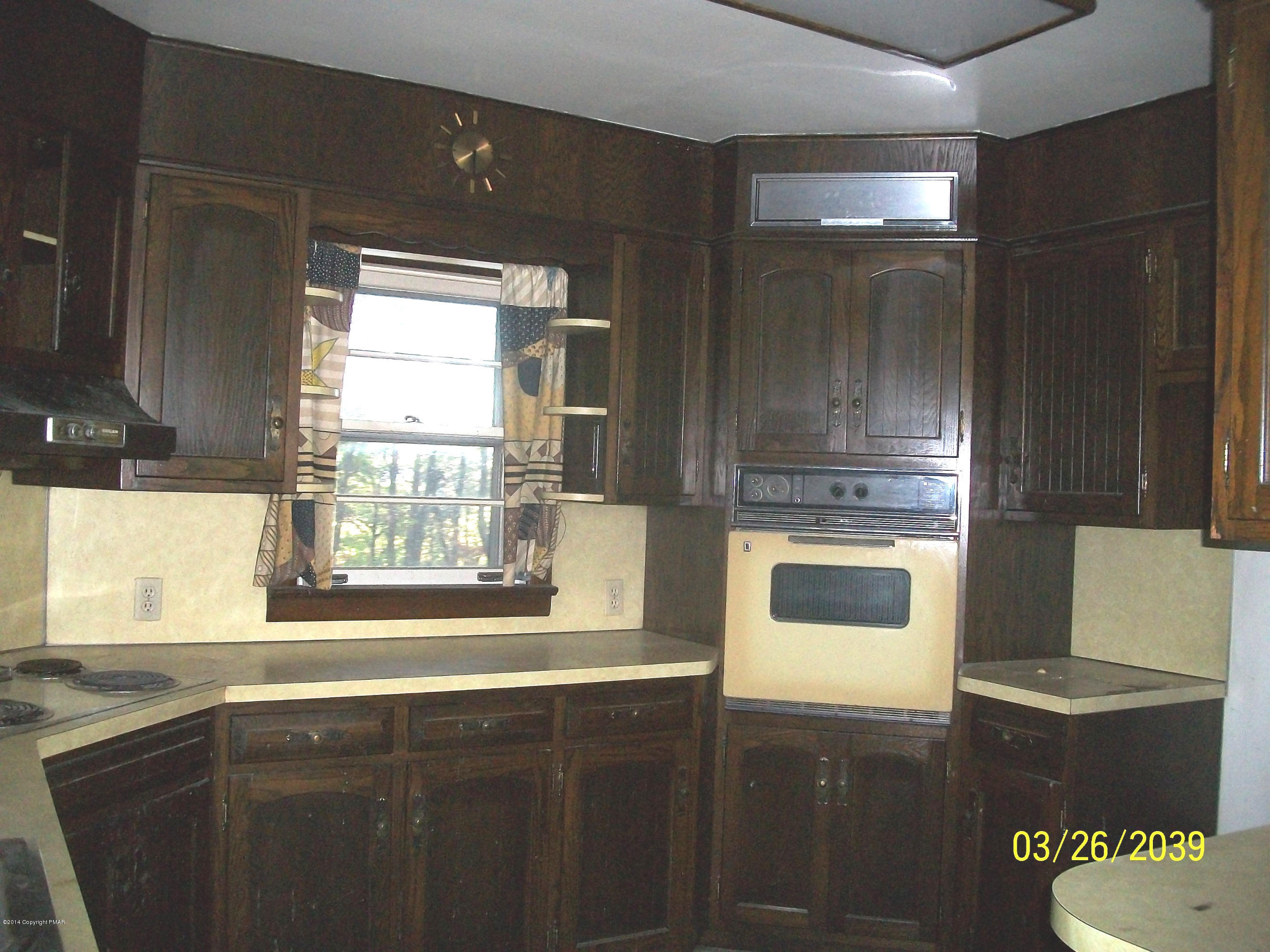 8235 Interchange Road Lehighton, PA 18235 - Photo 3 of 10 kitchen