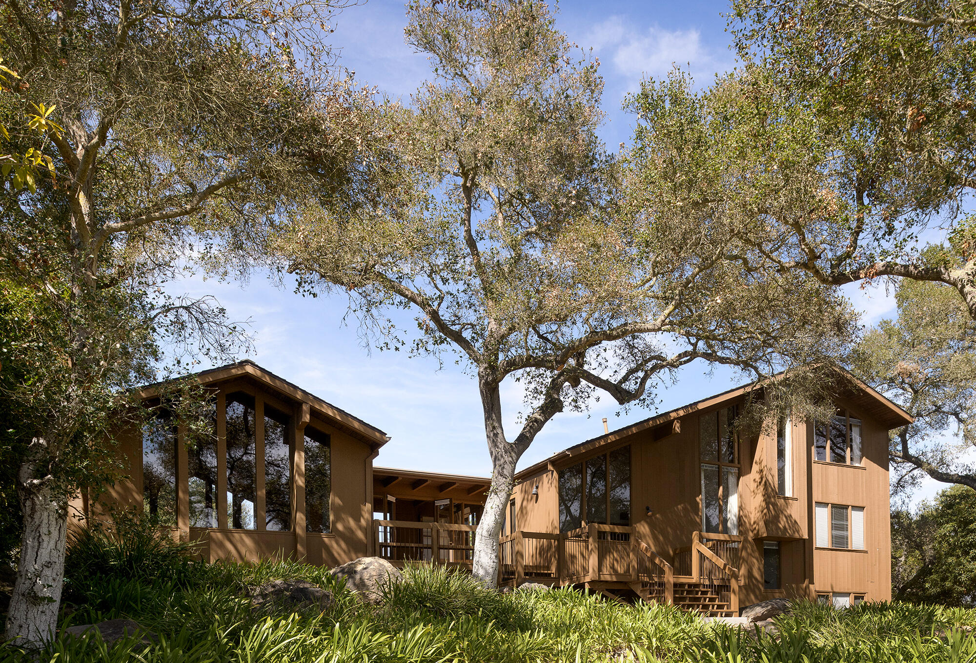 1303 Las Alturas Road Santa Barbara, CA 93103 - Photo 2 of 28 Exterior
