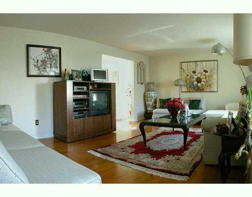 1944 Red Coach Road Allison Park, PA 15101 - Photo 2 of 7 Living Room.