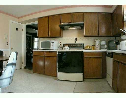 1944 Red Coach Road Allison Park, PA 15101 - Photo 4 of 7 Kitchen.