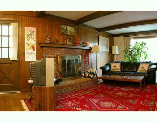 1944 Red Coach Road Allison Park, PA 15101 - Photo 5 of 7 Den/Family/Great Room.