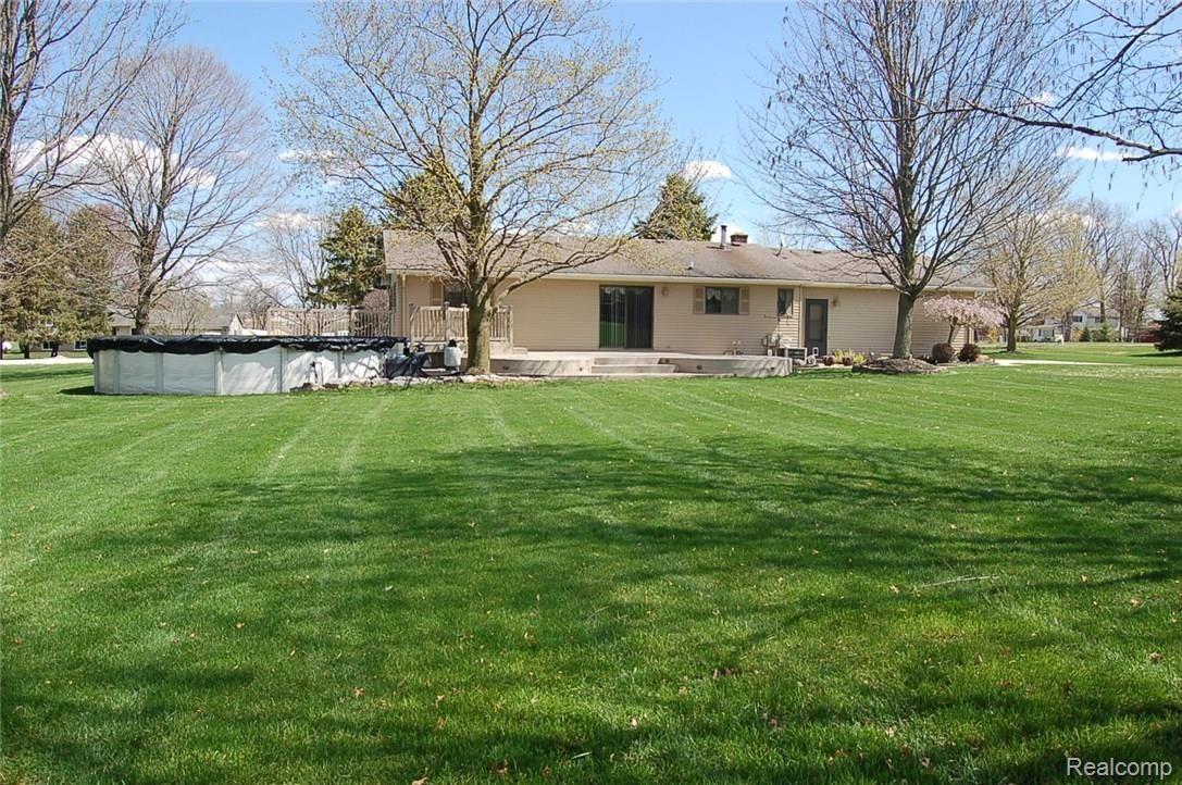 1545 Layton Road Fowlerville, MI 48836 - Photo 26 of 30 DSC_0048.JPG