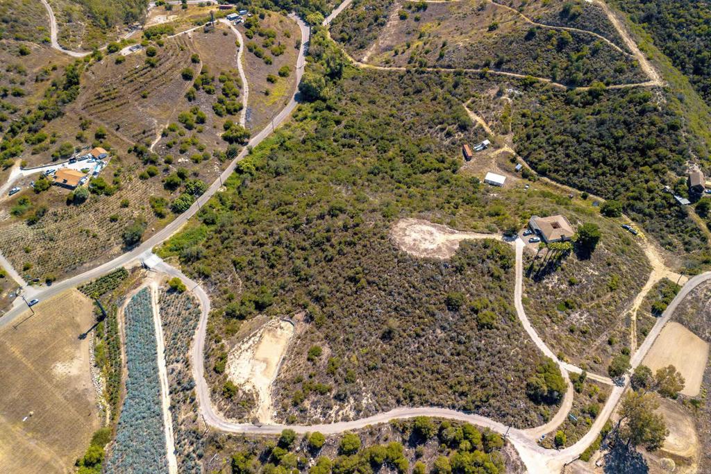 27 Daily Road Fallbrook, CA 92028 - Photo 14 of 34