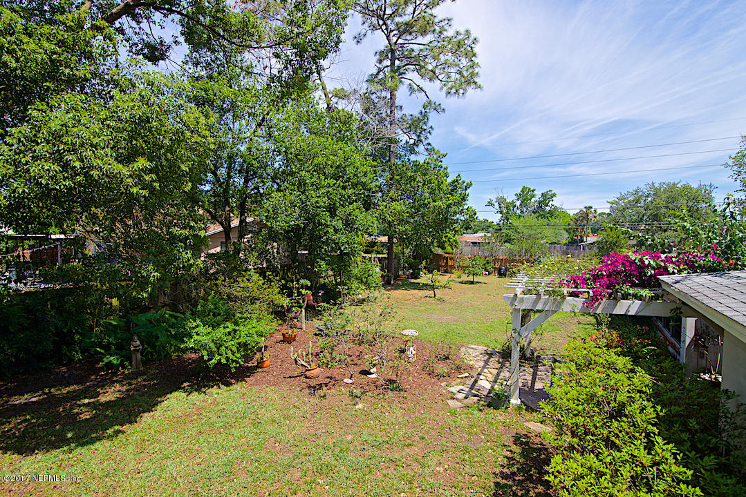 906 Montego Road East Jacksonville, FL 32216 - Photo 11 of 29 Backyard 4