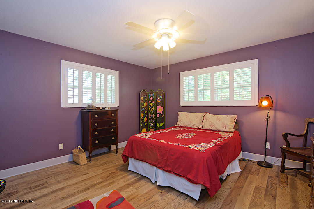 906 Montego Road East Jacksonville, FL 32216 - Photo 26 of 29 Owners Bedroom