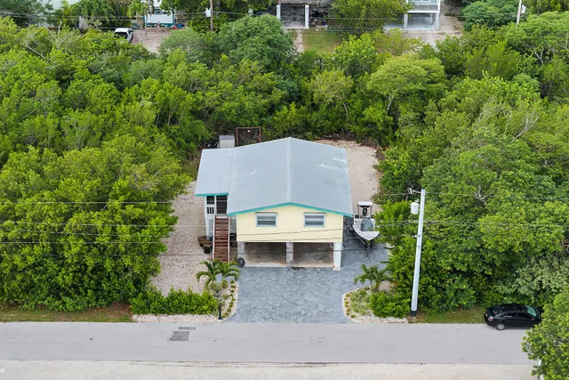 $689,000 | 31042 Hibiscus Drive, Big Pine Key, FL 33043