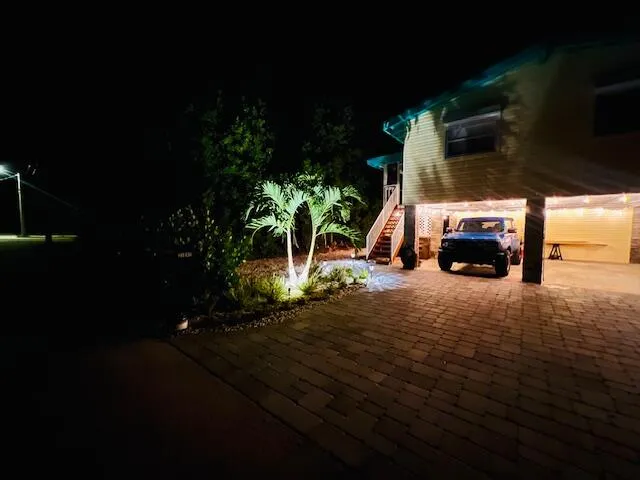 a view of parking area