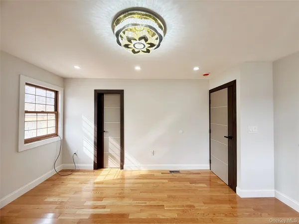 a very nice looking room with a chair