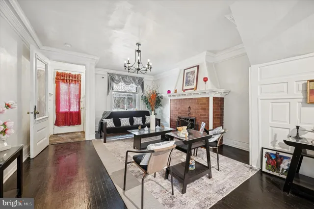 a view of a livingroom and dining room