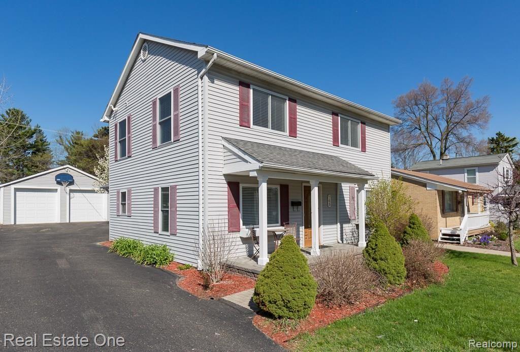 763 Elizabeth Street Rochester, MI 48307 - Photo 4 of 48 Elizabeth-W002.jpg