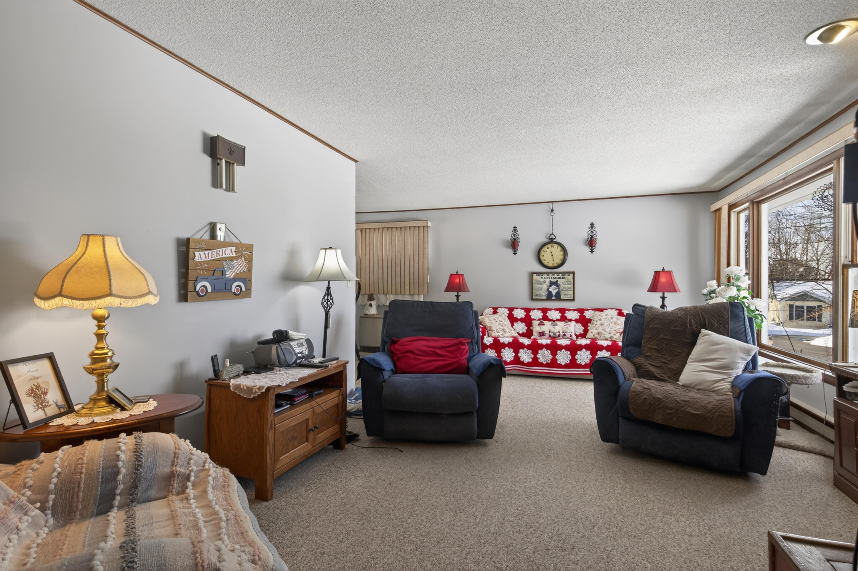 10 Butler Drive Lewiston, ME 04240 - Photo 4 of 41 10_Butler_Dr_010