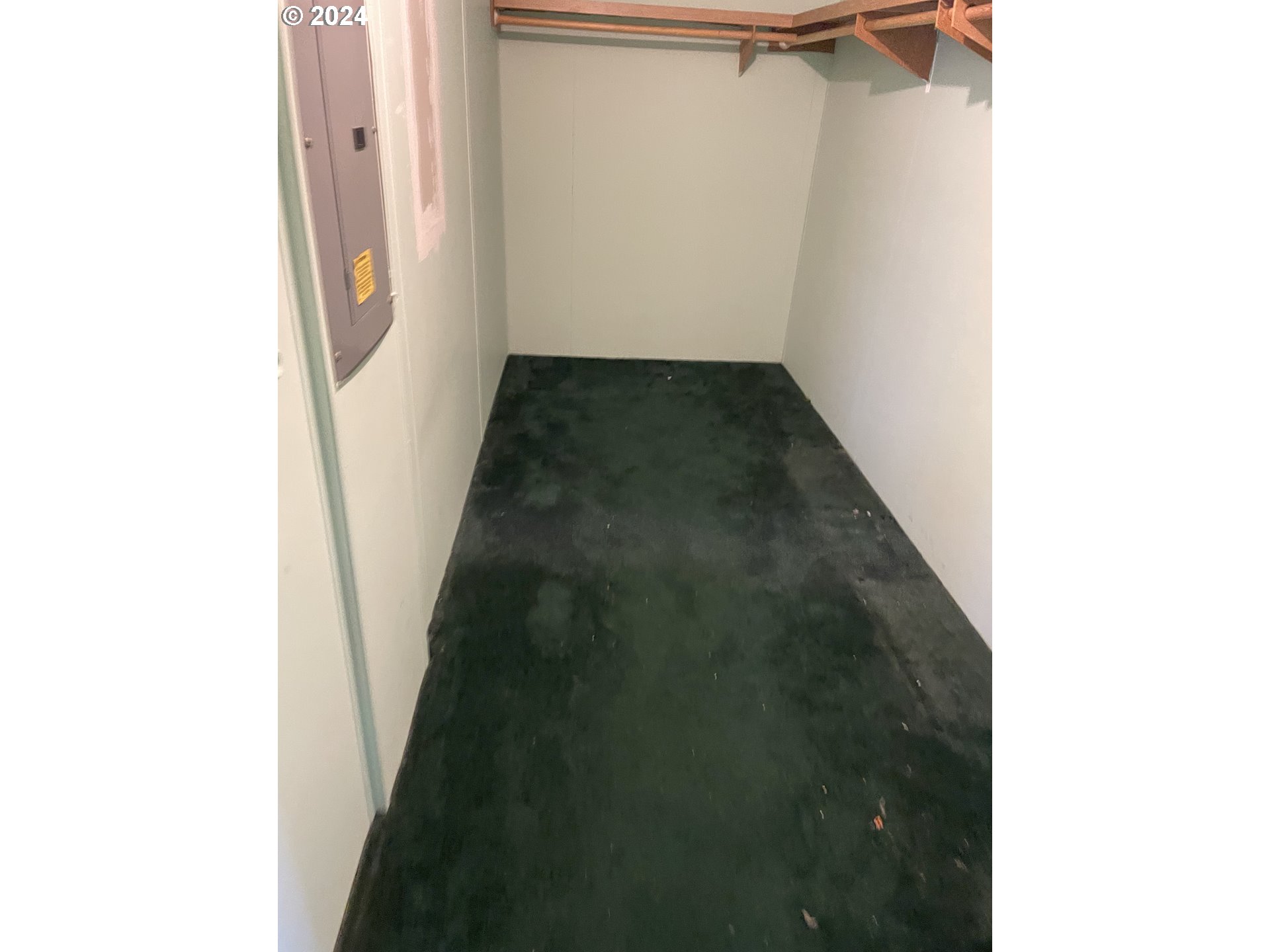 55096 Harrison Road Southwest Bandon, OR 97411 - Photo 16 of 34 a close view of a bathroom