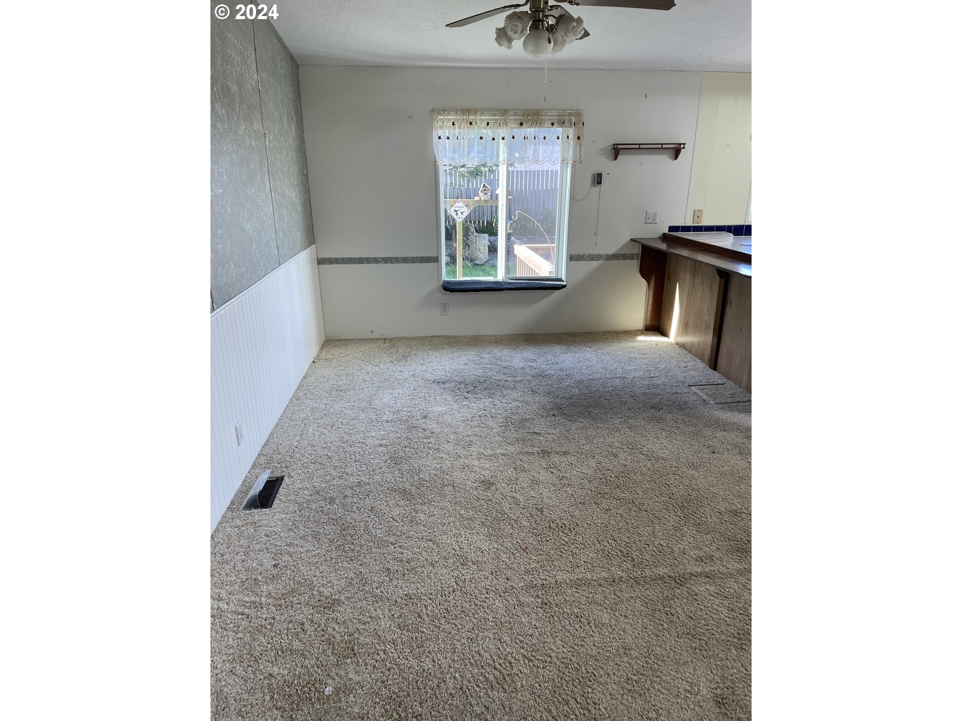 55096 Harrison Road Southwest Bandon, OR 97411 - Photo 9 of 34 a view of entryway and window