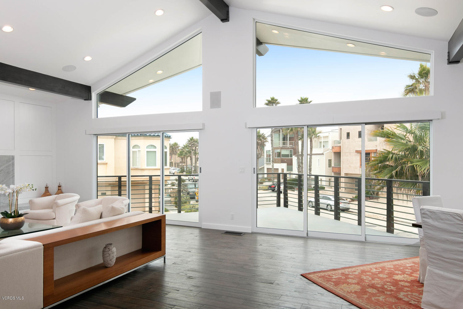 950 Mandalay Beach Road Oxnard, CA 93035 - Photo 8 of 53 a large living room with a large window