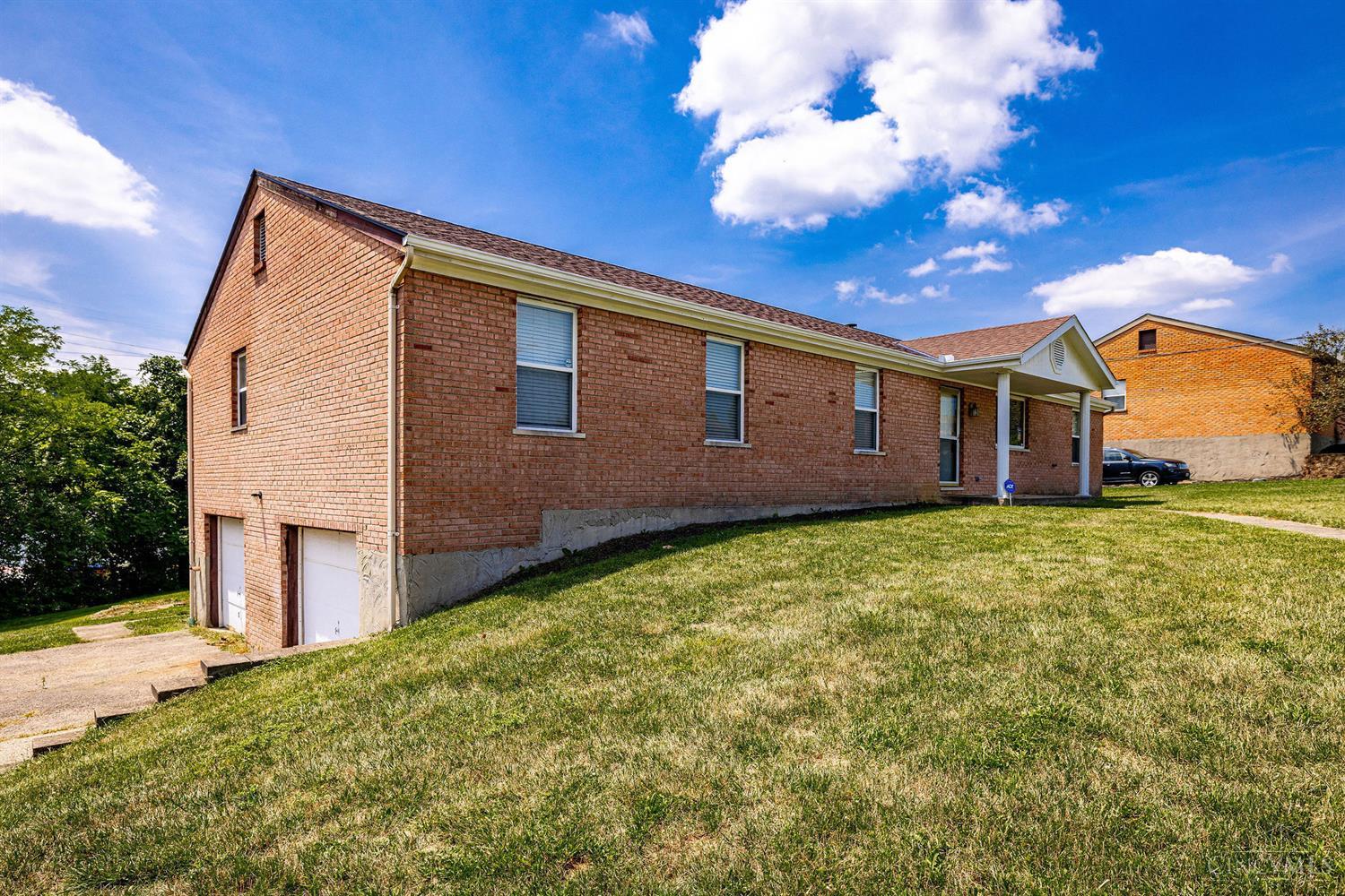 6801 Rackview Road Cincinnati, OH 45248 - Photo 8 of 57