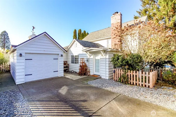 $864,000 | 1514 Rainier Street, Steilacoom, WA 98388