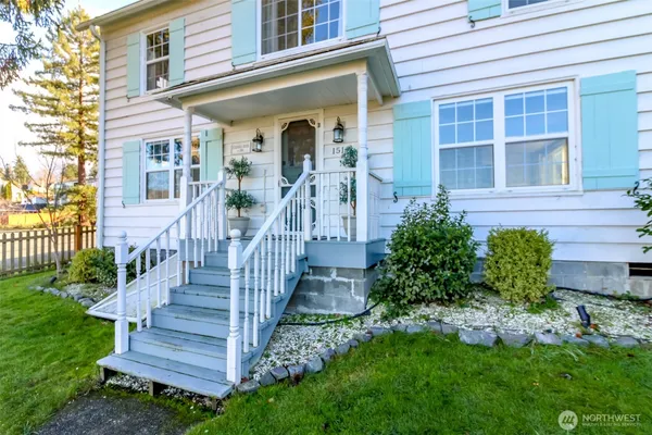 $864,000 | 1514 Rainier Street, Steilacoom, WA 98388
