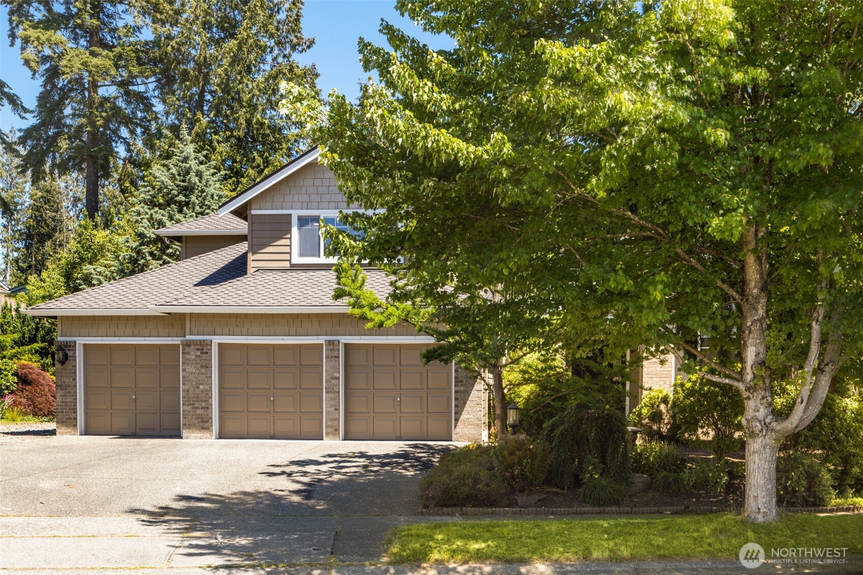 19303 Meridian Place West Bothell, WA 98012 - Photo 2 of 40