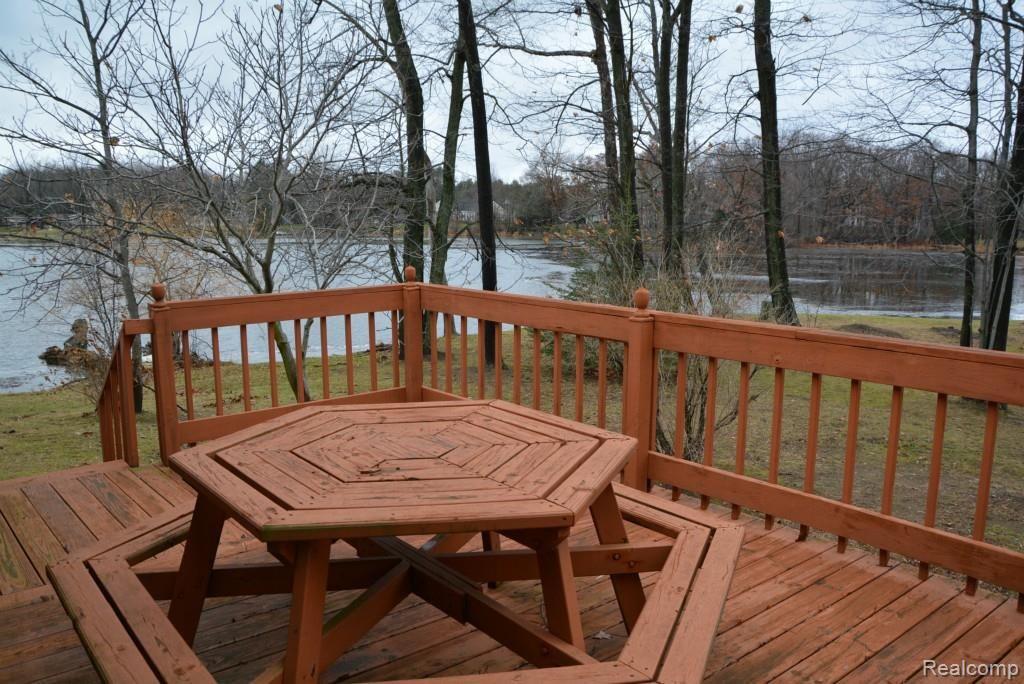 335 Coats Road Lake Orion, MI 48362 - Photo 20 of 48 335 Coats Rd Lake Orion (33).jpg
